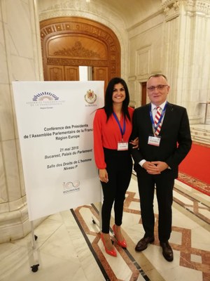 La consellera general Carine Montaner amb el president de l’Agència Universitària de la Francofonia (AUF), Sorin Cimpeanu.