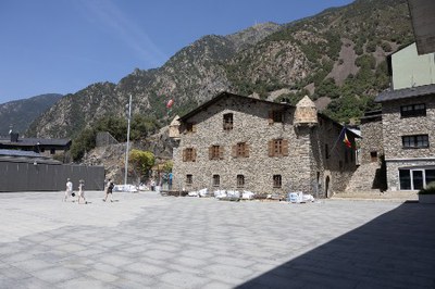 La Casa de la Vall des de la plaça