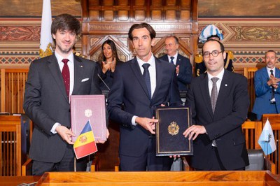 Carles Ensenyat, Massimo Andrea Ugolini i Nicola Renzi un cop signat el memoràndum
