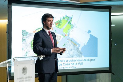 El síndic general durant la presentació del projecte de remodelació dels jardins