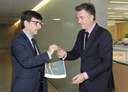 El ministre de Finances lliura al síndic general el Projecte de llei del pressupost per a l'any 2016