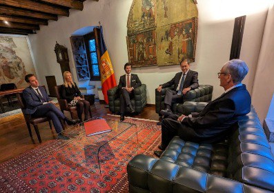 Reunió al despat del Síndic General a Casa de la Vall