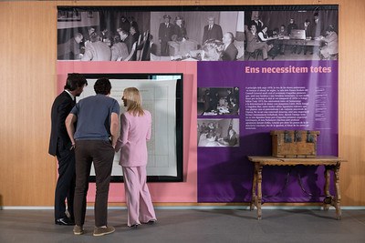 L'exposició temporal 'Ens necessitem totes' es pot visitar a Passos Perdut del Consell General.