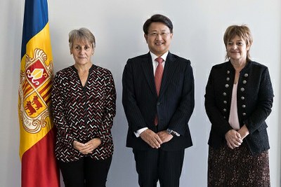 La Síndica General rep l’ambaixador de Corea del Sud, Bahk Sahnghoon