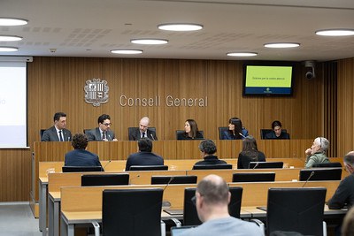 Els ministres Ferré, Casal i Bonell durant la compareixença