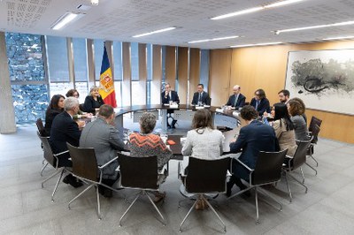 Reunió de les comissions legislatives de Política Exterior i d’Economia amb secretari general de la SEGIB