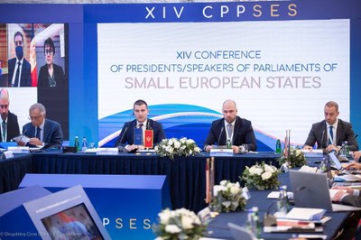 Conferència Montenegro.jpg Conferència Montenegro.jpg