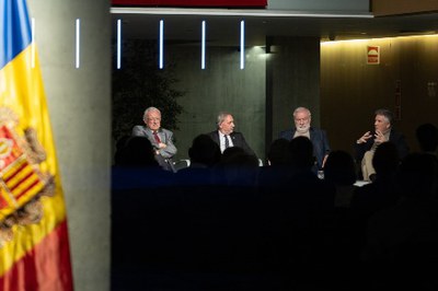 D'esquerra a dreta: Gelabert, Mas, Dallerès i Mateu durant la taula rodona.