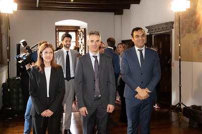 Pintos, Capella i Auoraghe (d'esquerra a dreta)