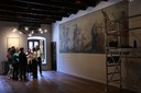 Últims retocs a les pintures murals de la Casa de la Vall
