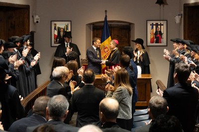 Els dos coprínceps reben els aplaudiments dels consellers generals.