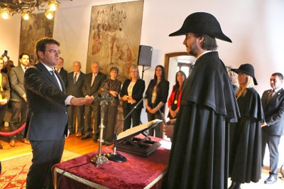 Xavier Cañada en el moment de jurar el càrrec de Raonador del Ciutadà