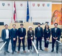 La Xarxa de joves parlamentaris de l’OSCE-PA es reuneix a Viena per constituir el seu comitè executiu i començar a treballar en un punt suplementari de joventut que sotmetran a l’aprovació de l’Assemblea durant la Sessió anual del juliol. La Xarxa de joves parlamentaris de l’OSCE-PA es reuneix a Viena per constituir el seu comitè executiu i començar a treballar en un punt suplementari de joventut que sotmetran a l’aprovació de l’Assemblea durant la Sessió anual del juliol.
