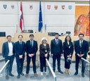 La Xarxa de joves parlamentaris de l’OSCE-PA es reuneix a Viena per constituir el seu comitè executiu i començar a treballar en un punt suplementari de joventut que sotmetran a l’aprovació de l’Assemblea durant la Sessió anual del juliol. La Xarxa de joves parlamentaris de l’OSCE-PA es reuneix a Viena per constituir el seu comitè executiu i començar a treballar en un punt suplementari de joventut que sotmetran a l’aprovació de l’Assemblea durant la Sessió anual del juliol.