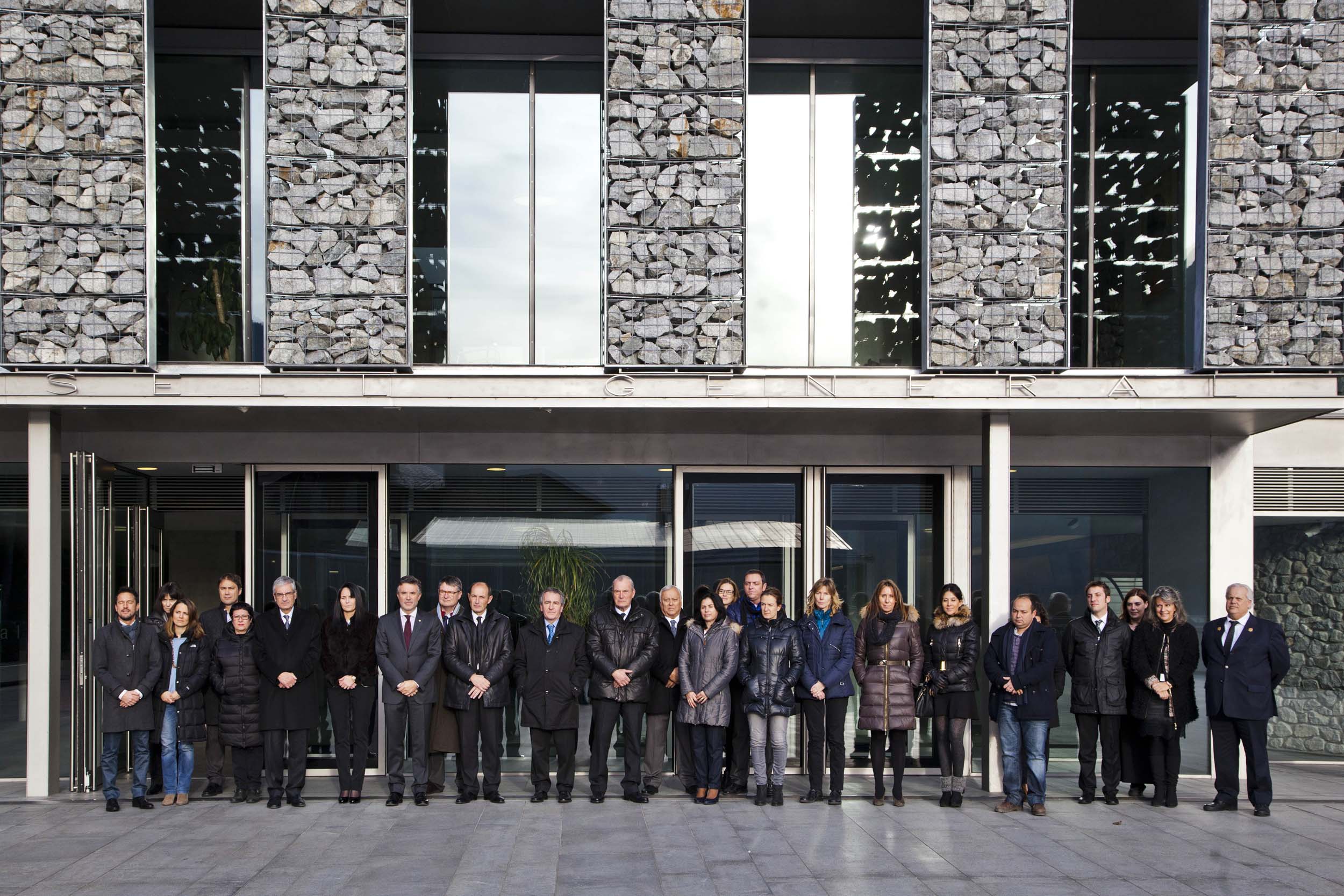 Acte de rebuig a l’atemptat perpetrat a París a Casa de la Vall, 08-01-2015