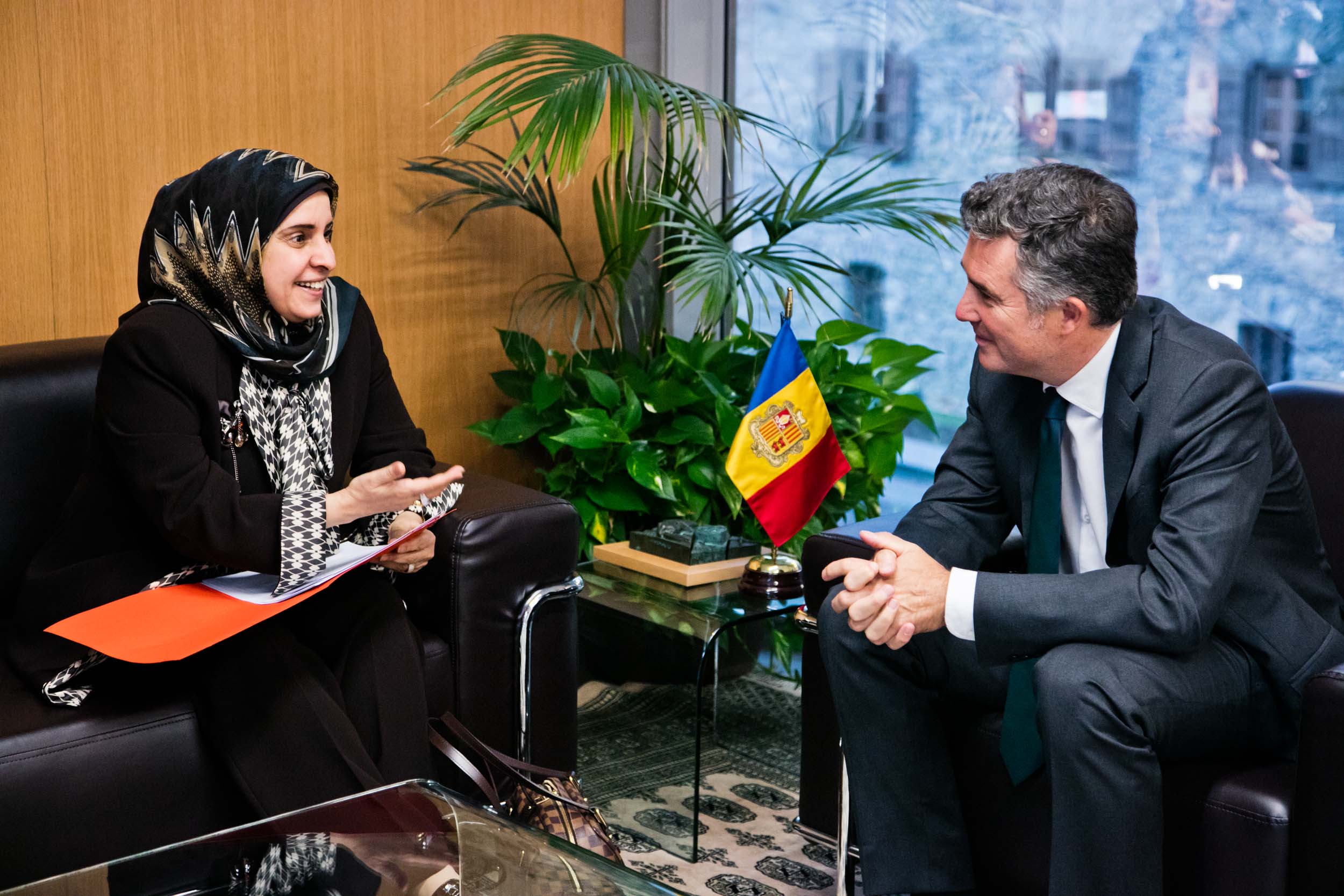 Visita ambaixadora Emirats Àrabs 2016 2